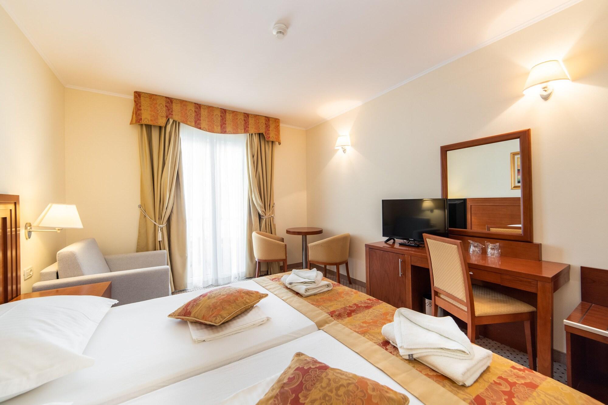 Hotel Bella Vista 드레베니크 외부 사진