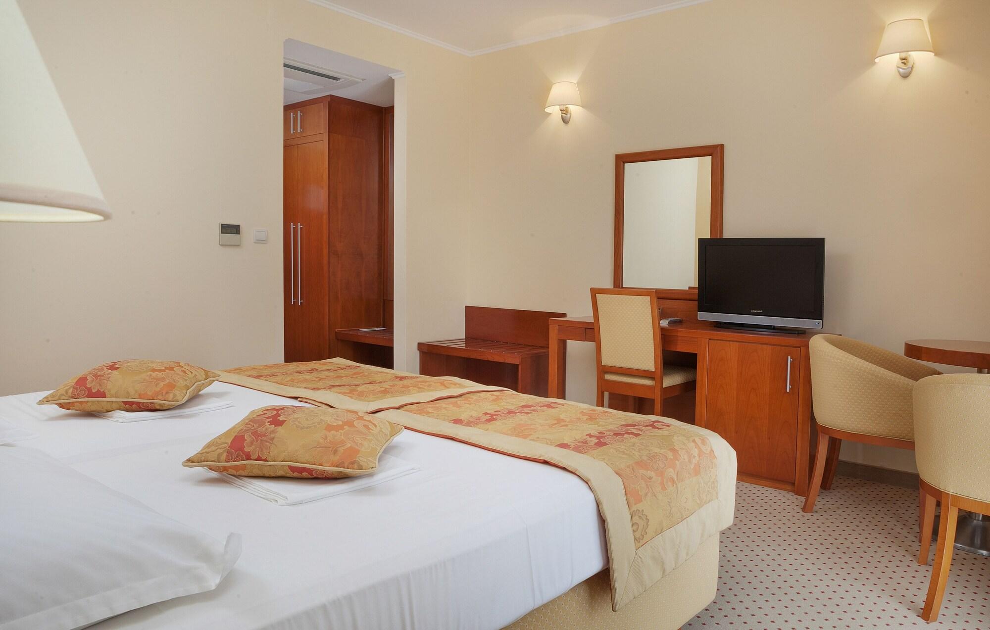 Hotel Bella Vista 드레베니크 외부 사진