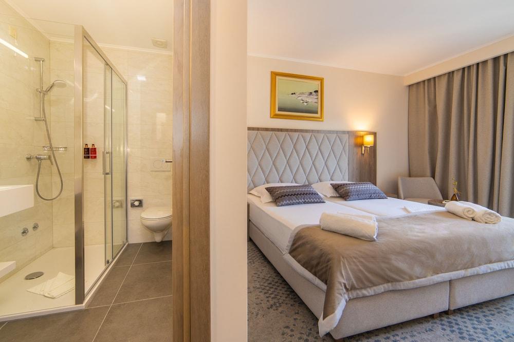 Hotel Bella Vista 드레베니크 외부 사진