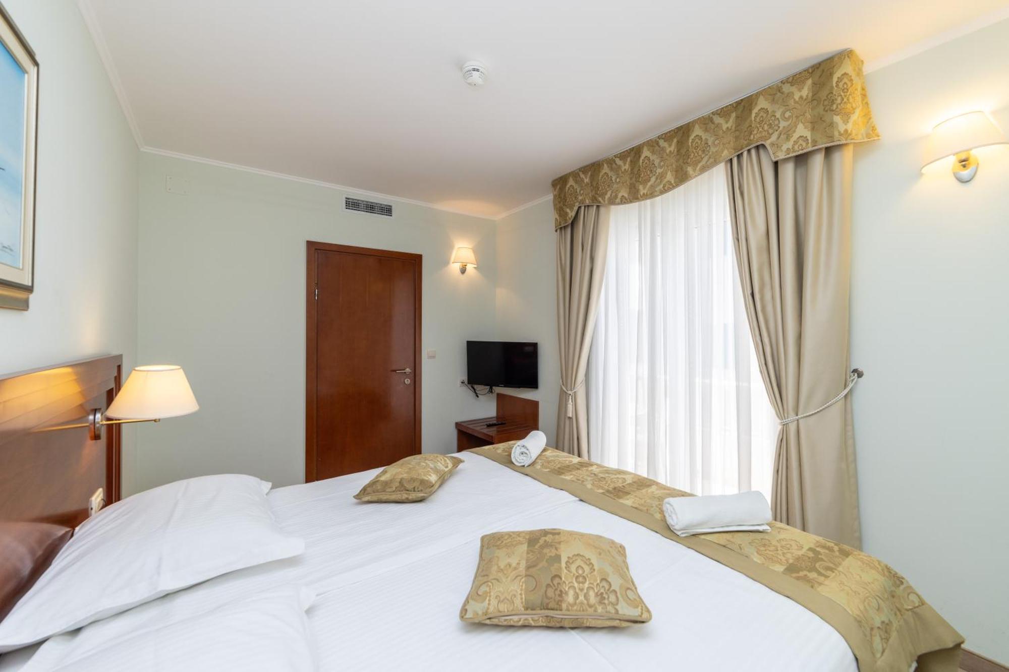 Hotel Bella Vista 드레베니크 외부 사진